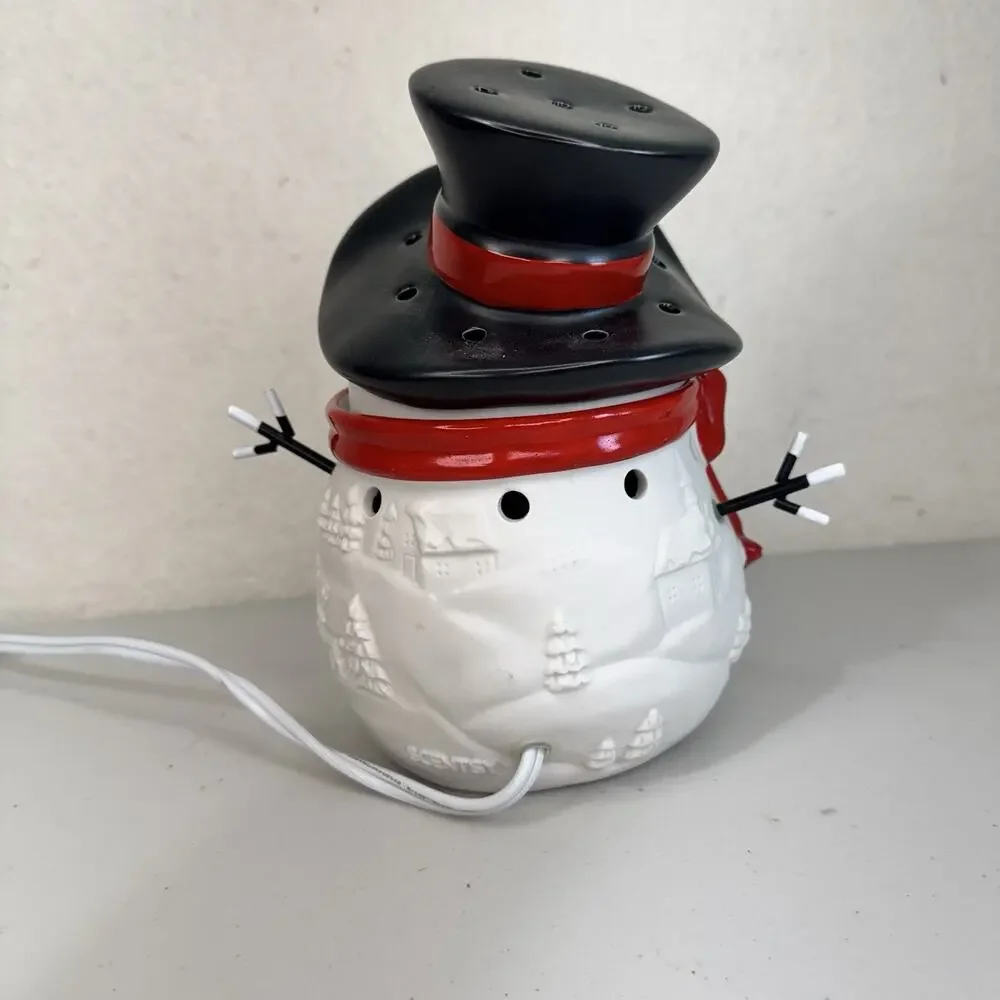 Scentsy Build A Snowman Christmas Holiday Light Warmer